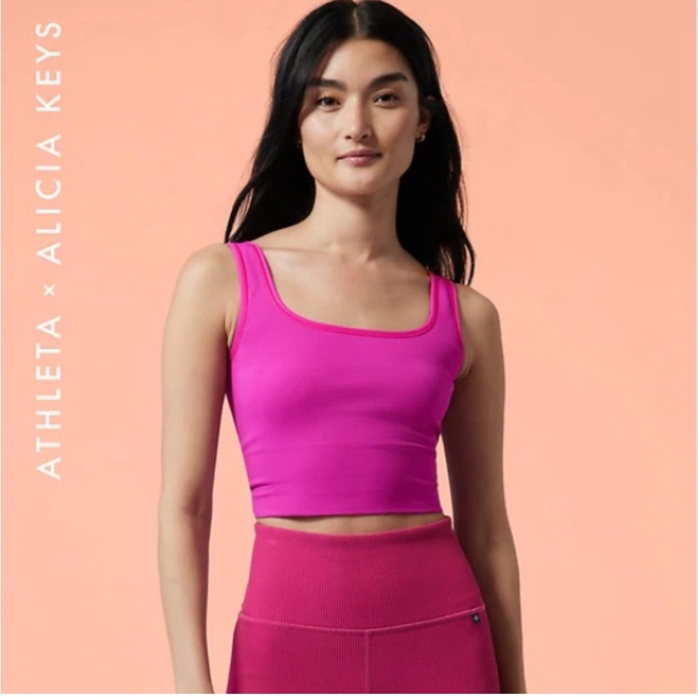 Athleta x Alicia Keys Aurora Scoop Crop Tank Top in Electric Fuscia size S
